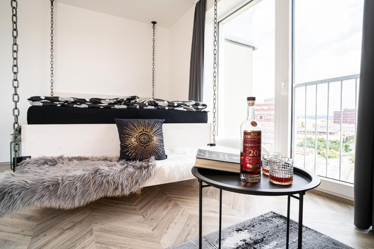 Zeppelin Studio With An Industrial View - Brno Apartment Ngoại thất bức ảnh