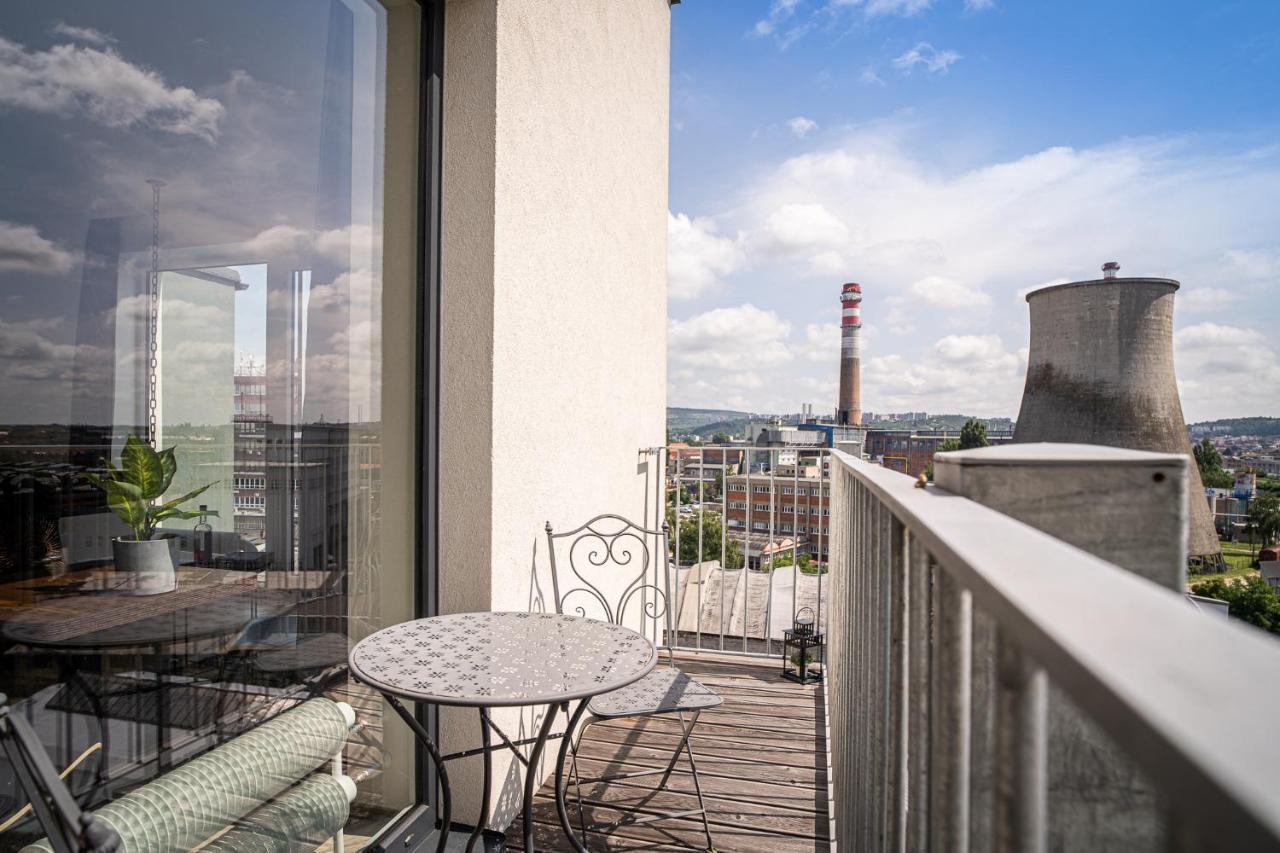 Zeppelin Studio With An Industrial View - Brno Apartment Ngoại thất bức ảnh