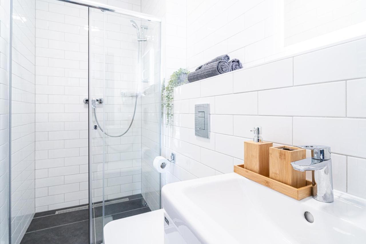 Zeppelin Studio With An Industrial View - Brno Apartment Ngoại thất bức ảnh